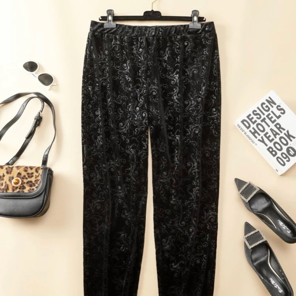 Baroque Velvet Pants - Picture 1 of 3